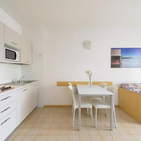 Condominio Lavinia Бибионе Экстерьер фото