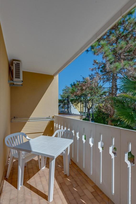 Condominio Lavinia Бибионе Экстерьер фото
